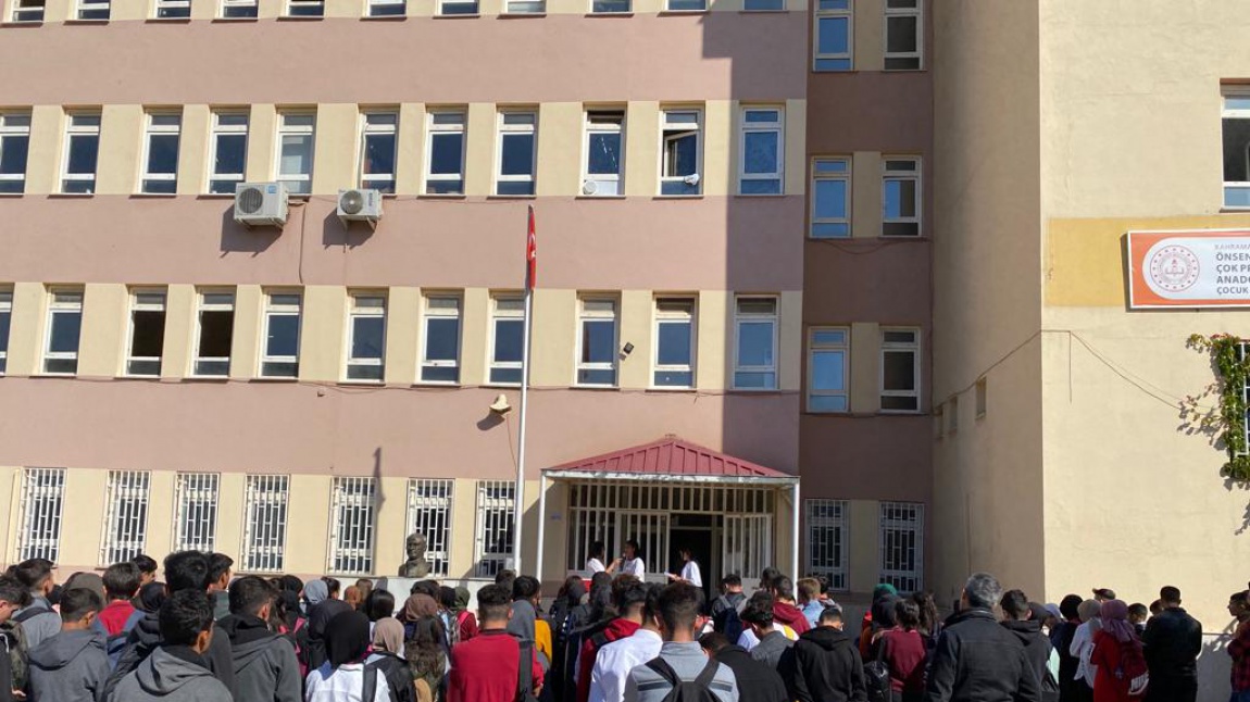 Anadolu İmam Hatip Bölümü Öğretmen ve Öğrencilerimiz Heyecan Parkta